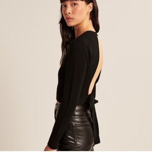 Abercrombie & Fitch Black Open Back Cropped Sweater Size Large